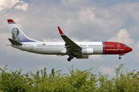 LN-NON @ EGKK - Arriving - by John Coates