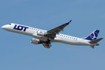 SP-LND @ VIE - LOT - Polish Airlines