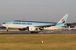HL8252 @ LOWW - Korean Air 777-200 - by Andy Graf - VAP