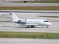 N604PS @ FLL - Challenger 604
