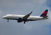N617CZ @ DTW - Delta Connection E175