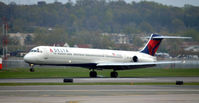 N949DL @ KDCA - Landing National Airport - by Ronald Barker