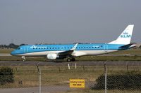 PH-EXD @ EKCH - PH-EXD just arrived on rw 04L. - by Erik Oxtorp