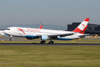 OE-LAT @ LOWW - Austrian Airlines