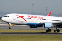OE-LAW @ LOWW - Austrian Airlines