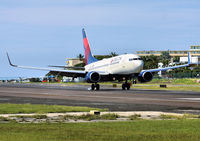 N301DQ @ TNCM - N301DQ