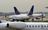 N24702 @ KORD - Taxi O'Hare - by Ronald Barker
