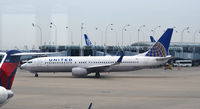 N33284 @ KORD - Taxi OHare - by Ronald Barker