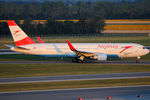 OE-LAW @ VIE - Austrian Airlines