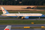 98-0001 @ VIE - US Air Force - United States of America - by Chris Jilli