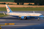98-0001 @ VIE - US Air Force - United States of America