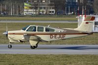 D-EJUF @ LOWI - Private