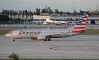 N931NN @ MIA - American 737-800