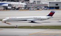 N963DL @ MIA - Delta MD-88