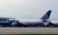 N118UA @ KORD - Gate C18AO'Hare - by Ronald Barker