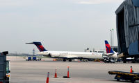 N932DN @ KORD - O'Hare - by Ronald Barker