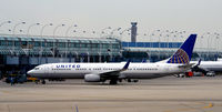 N75435 @ KORD - Gate C15 O'Hare - by Ronald Barker