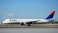 N138DL @ FLL - Ft. Lauderdale