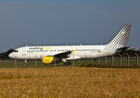 EC-LZZ @ EKCH - Copenhagen Kastrup 26.7.14 - by leo larsen