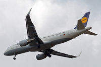 D-AIZZ @ EGLL - Airbus A320-214(SL) [5831] (Lufthansa) Home~G 06/07/2014. On approach 27R. - by Ray Barber
