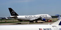 N121UA @ KORD - Taxi O'Hare - by Ronald Barker