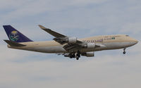 TF-AMP @ EDDF - on final RWY 07R - by Karl-Heinz Krebs