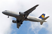 D-AIPM @ EGLL - Airbus A320-211 [0104] (Lufthansa) Home~G 28/07/2013. On approach 27R. - by Ray Barber