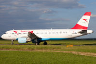 OE-LBQ @ LOWL - OE-LBQ @ Linz Airport - by Simon Prechtl