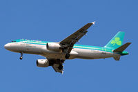 EI-DES @ EGLL - Airbus A320-214 [2635] (Aer Lingus) Home~G 21/07/2010. On approach 27R. - by Ray Barber