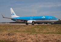 PH-BCE @ EHAM - Taxiway Q