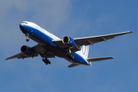 N220UA @ EGLL - Boeing 777-222 [30223] (United Airlines) Home~G 18/01/2011. On approach 27R. - by Ray Barber