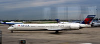 N916DN @ KORD - Taxi O'Hare - by Ronald Barker