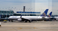 N18112 @ KORD - Taxi O'Hare - by Ronald Barker