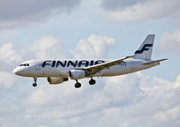 0H-LXC @ EKCH - Copenhagen Kastrup 19.8.14
Approach to R-22L - by leo larsen