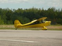 C-GOOF @ CNV8 - Taxying out - by Morgan Walker