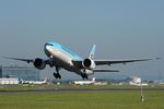 HL8252 @ LOWW - Korean Boeing 777-200 - by Dietmar Schreiber - VAP