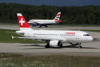 HB-IPU @ LSGG - Taxiing - by Romain Roux