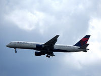 N6705Y @ DCA - Landing @ DCA