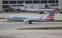 N801NN @ MIA - American 737-800