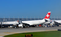HB-JHA @ KORD - At the gate O'Hare - by Ronald Barker