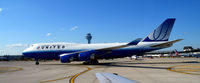 N174UA @ KORD - Taxi O'Hare - by Ronald Barker