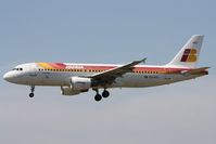 EC-HYC @ LEBL - Landing - by Romain Roux