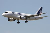 F-GRXM @ LEBL - Landing - by Romain Roux