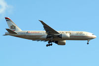 A6-LRC @ EGLL - Boeing 777-237LR [36302] (Etihad Airways) Home~G 03/08/2014 - by Ray Barber