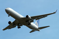 N670UA @ EGLL - Boeing 767-322ER [29240] (United Airlines) Home~G 03/08/2014. On approach 27R