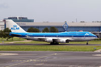 PH-BFW @ EHAM - Boeing 747-406 [30454] (KLM-Royal Dutch Airlines) Amsterdam-Schiphol~PH 10/08/2006