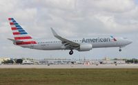 N818NN @ MIA - American 737-800