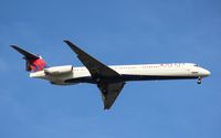 N907DE @ MCO - Delta MD-88
