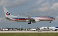 N923AN @ MIA - American 737-800 - by Florida Metal