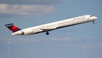 N923DN @ PBI - Delta MD-90